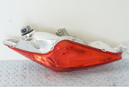 Snett uppifrån på Baklampa från en Yamaha X-Max 250 -2016 scooter.