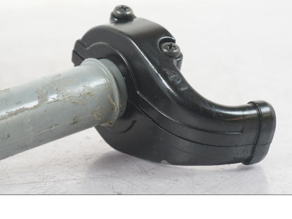 Baksidan på Gasklo från en Kawasaki ZZ-R 1400 -2009 motorcykel.