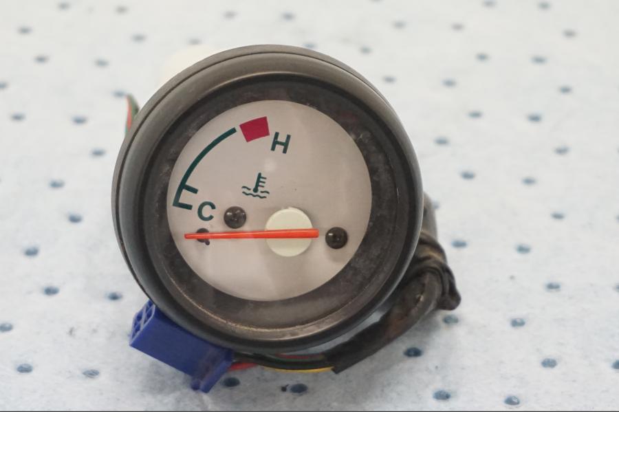 Framsidan på Temperaturmätare från en Triumph Tiger -2001 motorcykel.