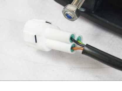 Snett uppifrån på Baklampa från en Yamaha MT 125 -2017 motorcykel.