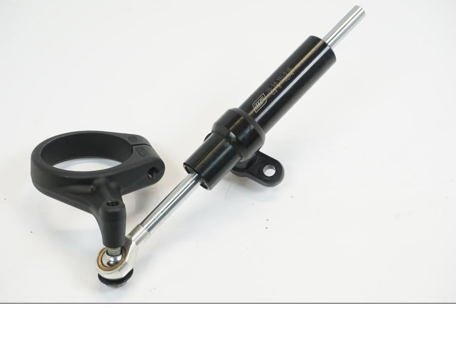 Framsidan på Styrdämpare från en KTM 1190 Adventure -2013 motorcykel.