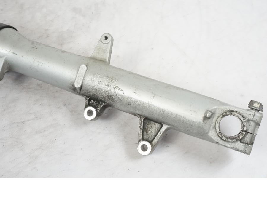 Extrabild1 på Gaffelben från en Honda NT 650 V -2002 motorcykel.