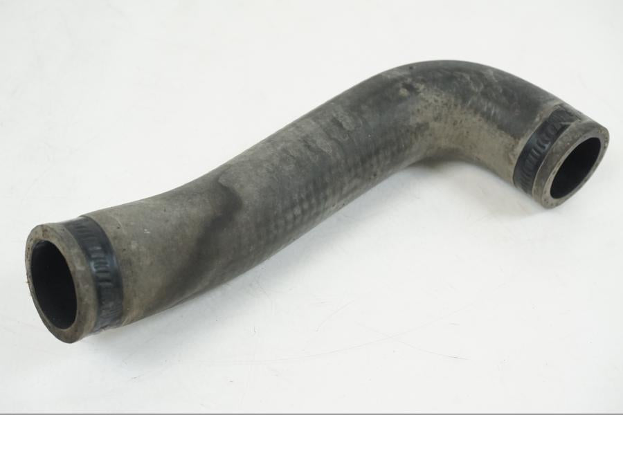 Snett uppifrån på Vattenkyl Slang Set från en BMW F 650 CS -2002 motorcykel.