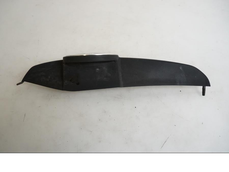 Höger sida på Luftvinge från en BMW K 1200 S -2007 motorcykel.