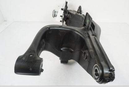 Extrabild2 på Sving från en KTM 1290 Super Duke R EVO -2023 motorcykel.