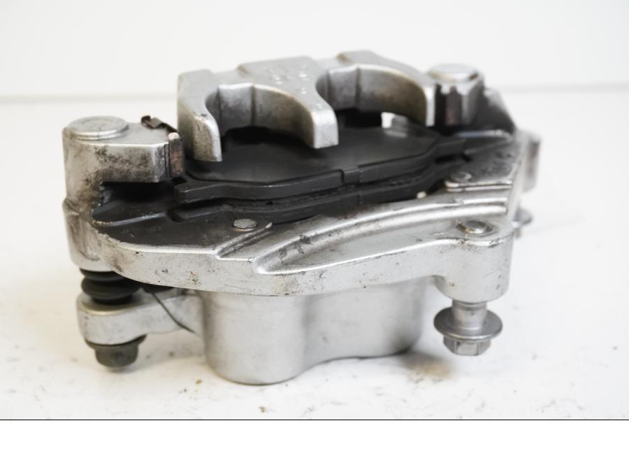 Höger sida på Bromsok från en Yamaha XVS 1300 -2008 motorcykel.