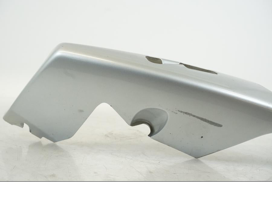 Vänster sida på Bakvinge från en BMW F 650 CS -2003 motorcykel.