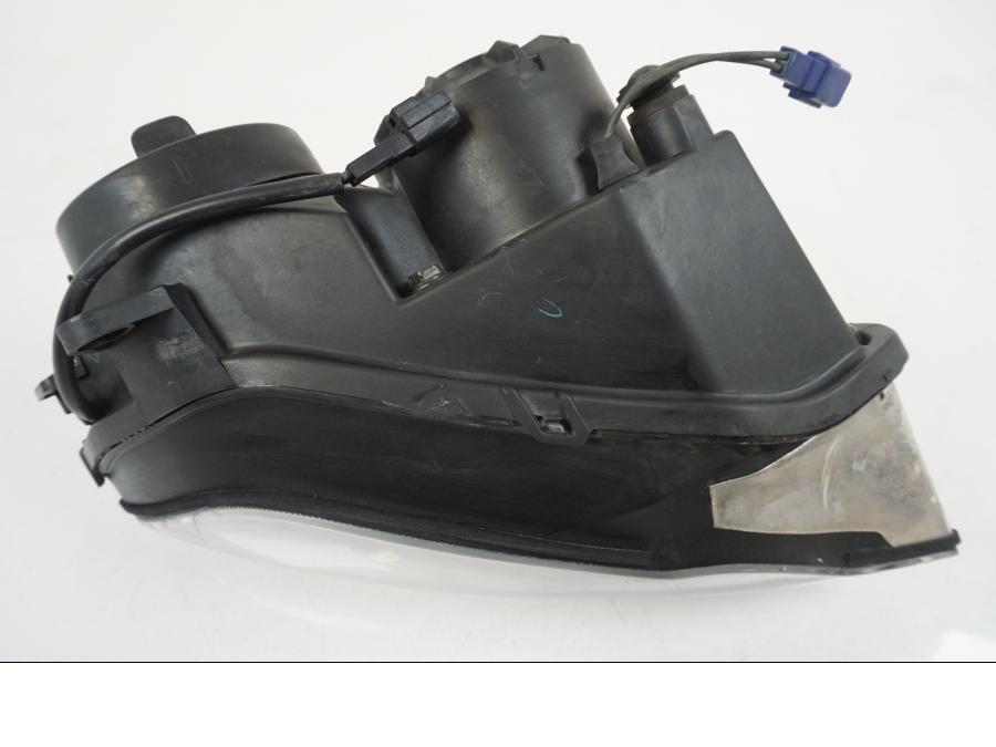 Snett nerifrån på Strålkastare från en Yamaha YZF 1000 R1 -2006 motorcykel.