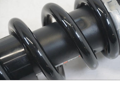 Extrabild1 på Stötdämpare från en Kawasaki ER-6N -2015 motorcykel.