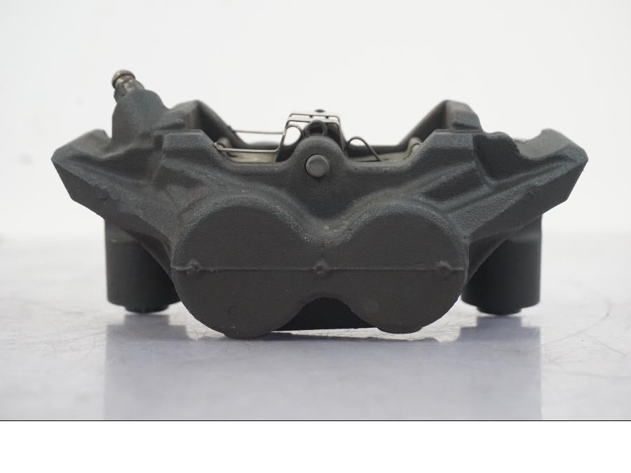 Vänster sida på Bromsok från en Yamaha MT-09 -2016 motorcykel.