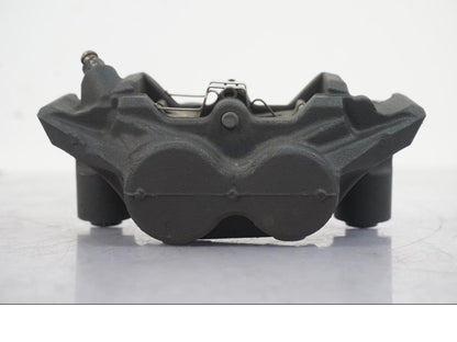 Vänster sida på Bromsok från en Yamaha MT-09 -2016 motorcykel.