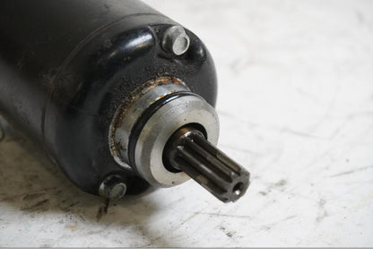 Baksidan på Startmotor från en Kawasaki GTR 1400 -2008 motorcykel.