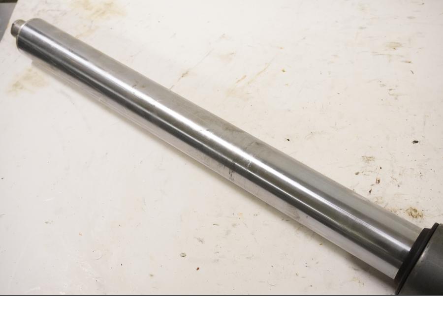 Höger sida på Gaffelben från en Kawasaki ZX-6R -1996 motorcykel.