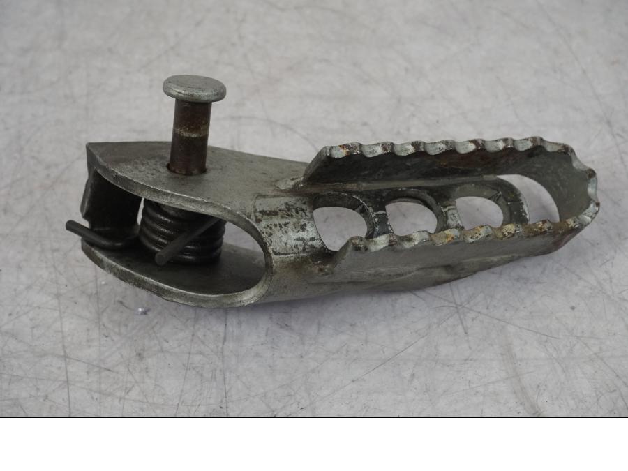 Baksidan på Fotpinne från en BMW R 1100 GS -1998 motorcykel.