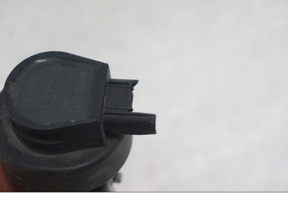 Baksidan på Tändspole från en BMW K 1300 R -2011 motorcykel.