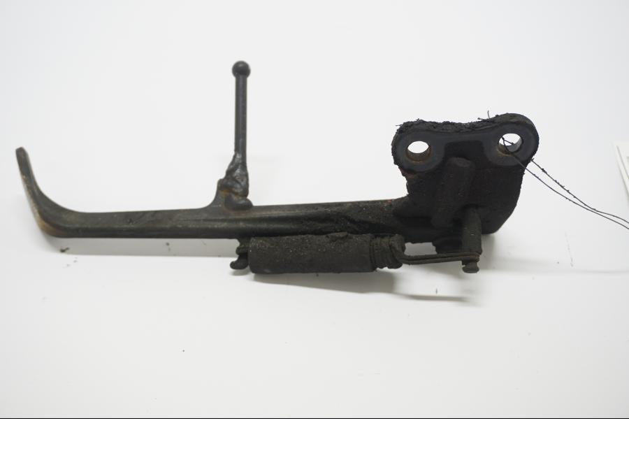 Baksidan på Sidostöd från en Honda VTR 1000 F -2005 motorcykel.