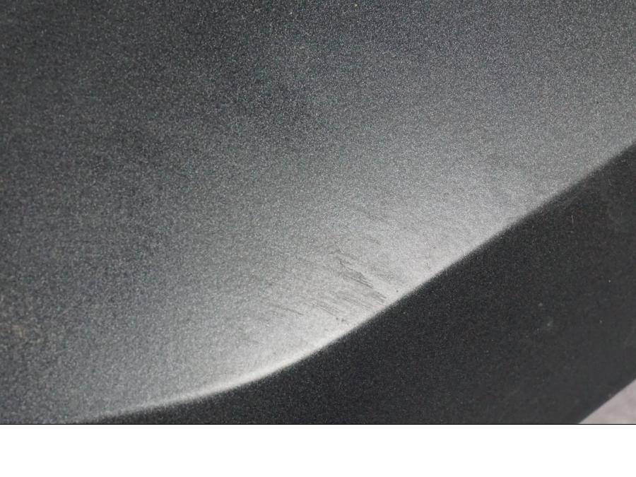 Vänster sida på Bensintankskåpa från en BMW K 1600 GTL -2015 motorcykel.