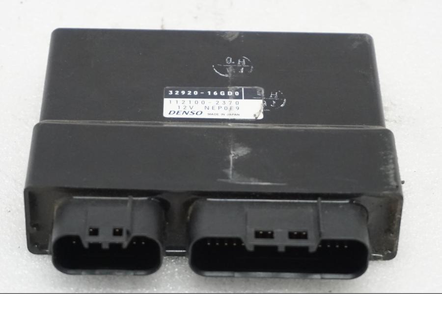 Framsidan på CDI / ECU från en Suzuki SV 1000 -2007 motorcykel.