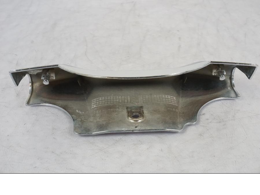 Snett uppifrån på Blinkerskåpa från en Suzuki VL 800 -2002 motorcykel.