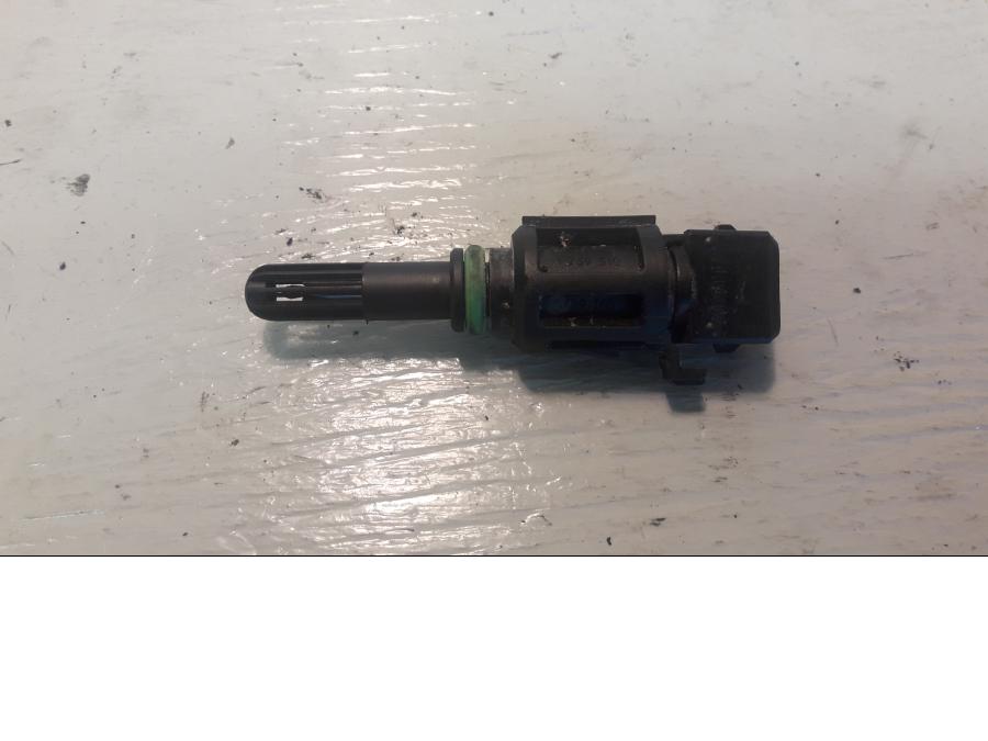 Framsidan på Temperatursensor från en BMW F 800 GS -2009 motorcykel.