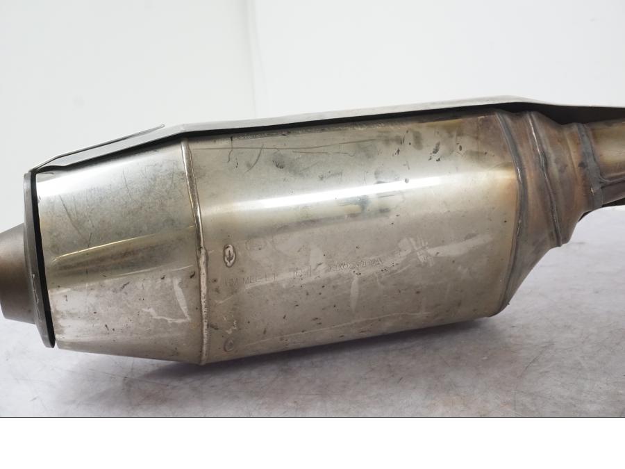 Höger sida på Ljuddämpare från en Honda CBR 600 RR -2003 motorcykel.