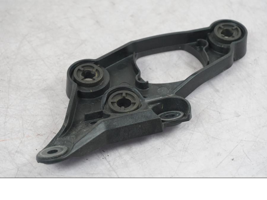 Baksidan på Instrumentfäste från en Yamaha MT-09 -2016 motorcykel.