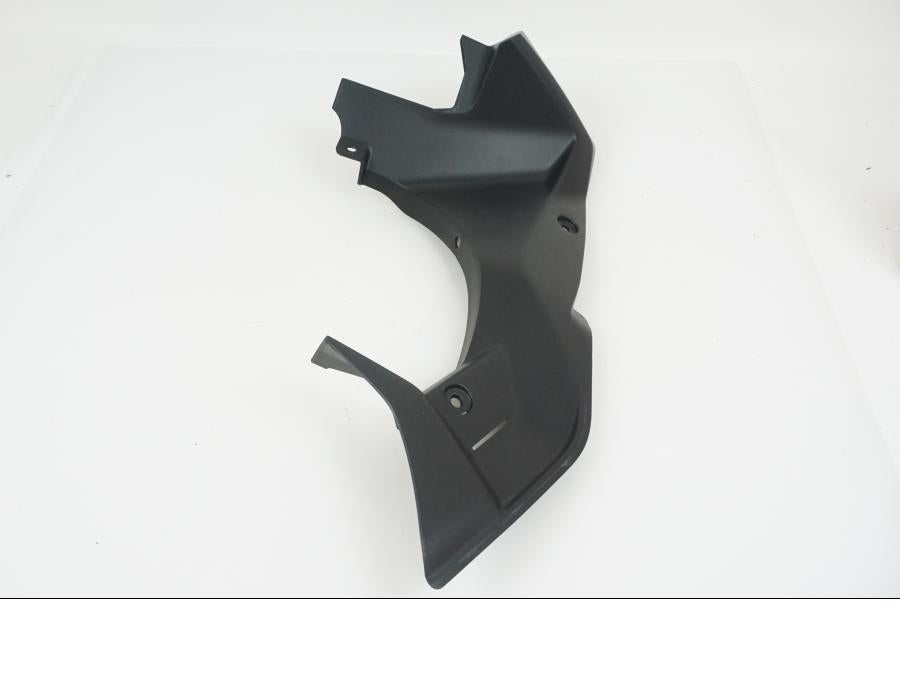 Framsidan på Toppkåpsinsida från en Yamaha YZF-R 125 -2021 motorcykel.