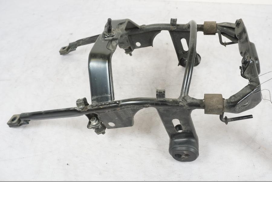 Framsidan på Bakskärmstag från en Honda VT 600 C -1998 motorcykel.