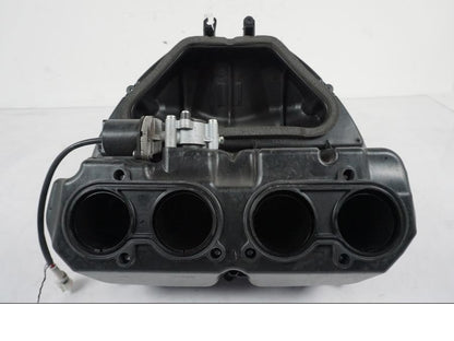 Snett uppifrån på Luftburk från en Yamaha YZF 1000 R1 -2007 motorcykel.