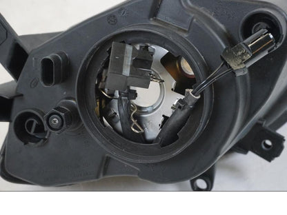 Snett uppifrån på Strålkastare från en BMW S 1000 XR -2014 motorcykel.