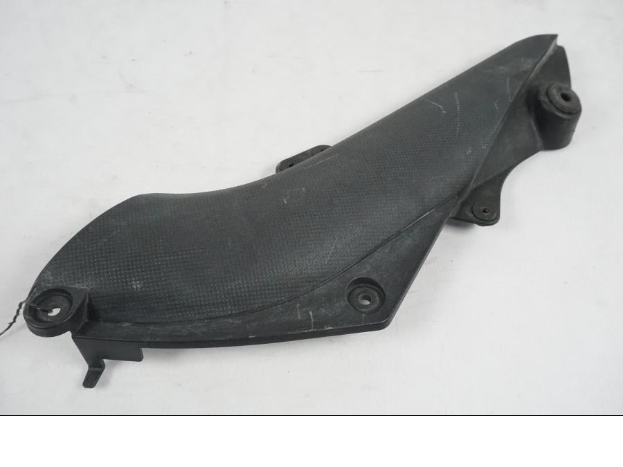 Vänster sida på Värmeskydd från en Kawasaki ZX-6R -2005 motorcykel.