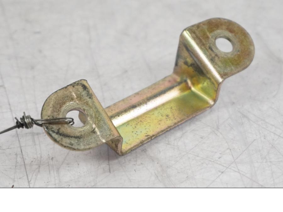 Baksidan på Sadelfäste från en Suzuki VZ 800 -2000 motorcykel.