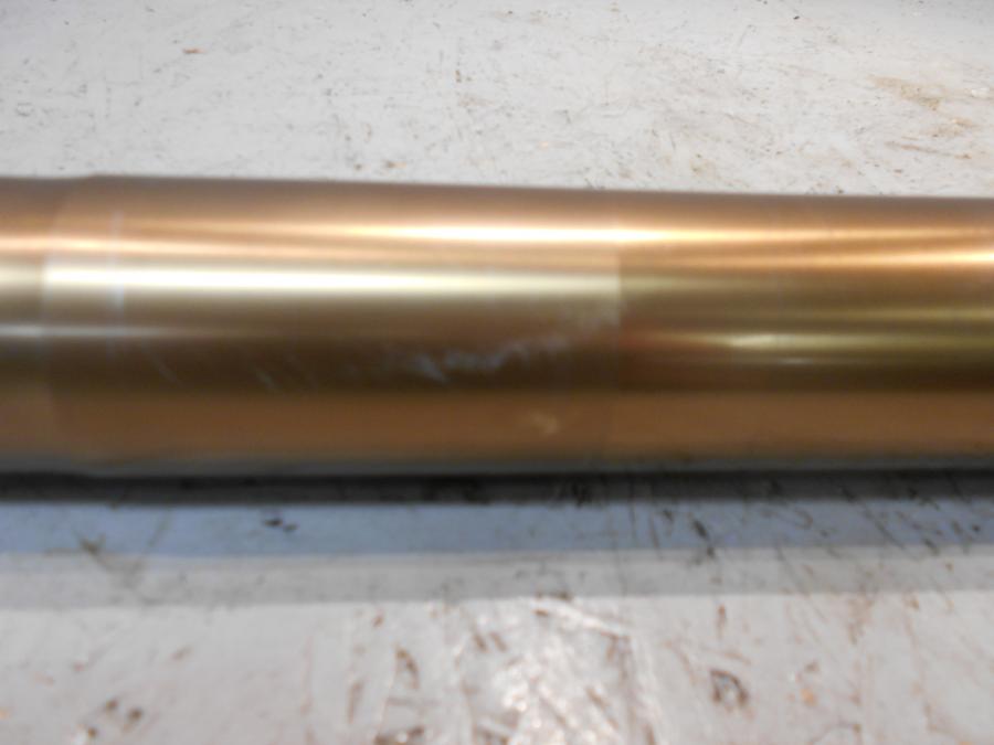 Baksidan på <p>Gaffelben höger från Kawasaki ZX-10R 2008.</p>

<p>Små märken finns.</p> motorcykel.