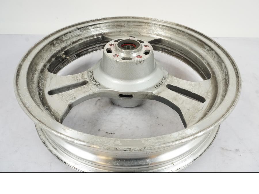 Extrabild1 på Fälg från en Kawasaki VN 1500 -2003 motorcykel.