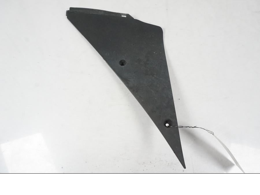 Framsidan på Sidkåpa innerplast från en Kawasaki ZX-6R -2005 motorcykel.