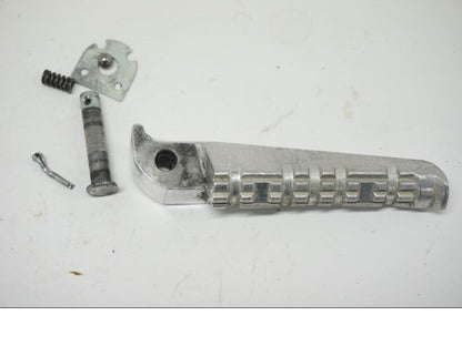 Framsidan på Fotpinne från en Yamaha FZ1-SA -2007 motorcykel.