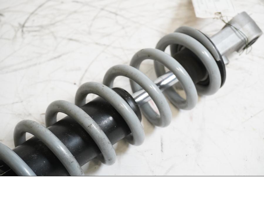 Höger sida på Stötdämpare från en BMW R 850 R -2004 motorcykel.