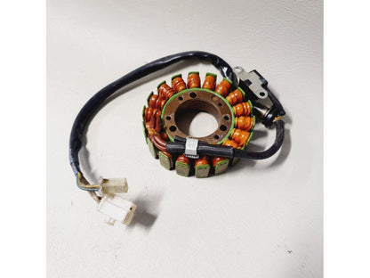 Baksidan på Generator från en Yamaha YZF 600 R -1996 motorcykel.