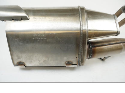 Vänster sida på Avgassystem från en Kawasaki ER-6N -2012 motorcykel.