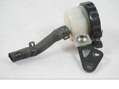 Höger sida på Bromsvätskebehållare från en Kawasaki ZX-6R -2005 motorcykel.