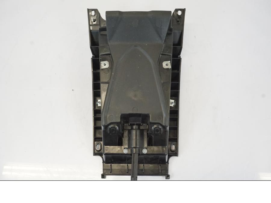 Extrabild2 på Undertail från en BMW S 1000 XR -2019 motorcykel.