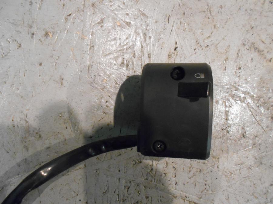 Baksidan på Styrelreglage från en Ducati 848 -2013 motorcykel.