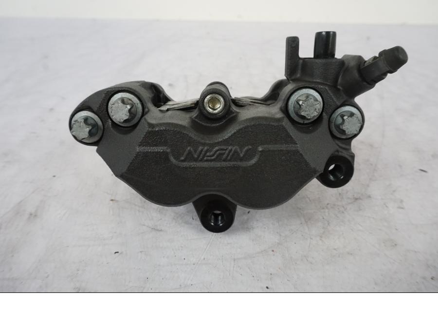 Baksidan på Bromsok från en Kawasaki Z 800 -2014 motorcykel.