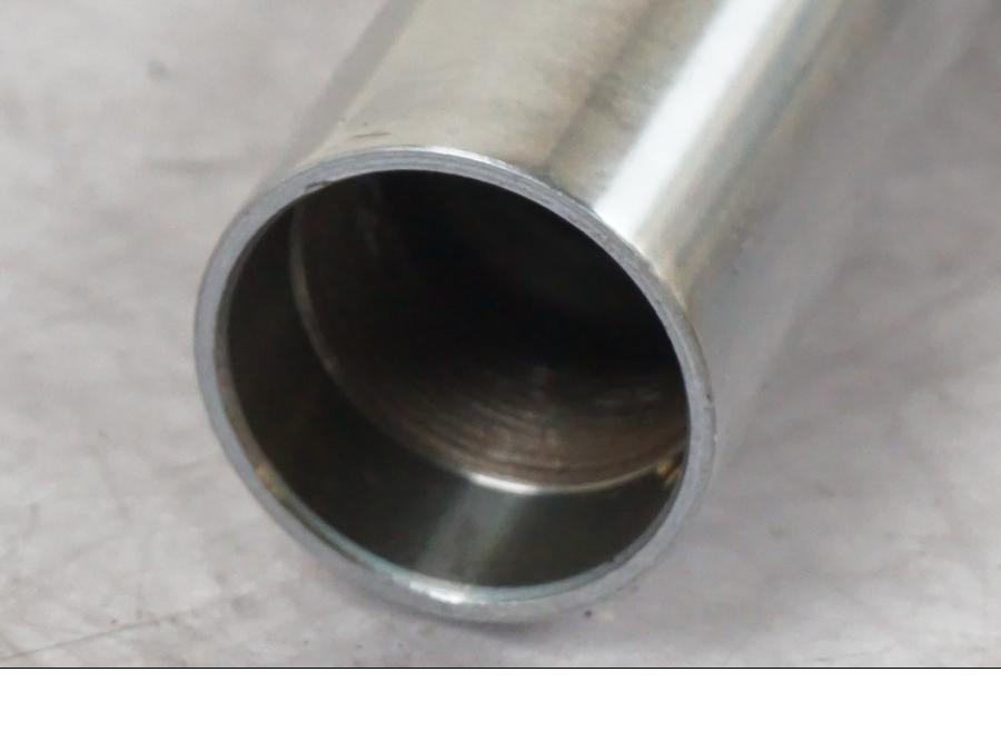 Extrabild1 på Gaffelben från en Suzuki K50 -1980 motorcykel.