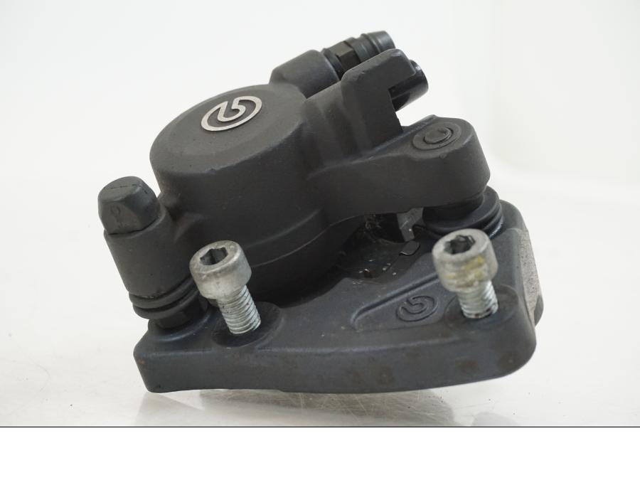 Baksidan på Bromsok från en BMW F 650 CS -2003 motorcykel.