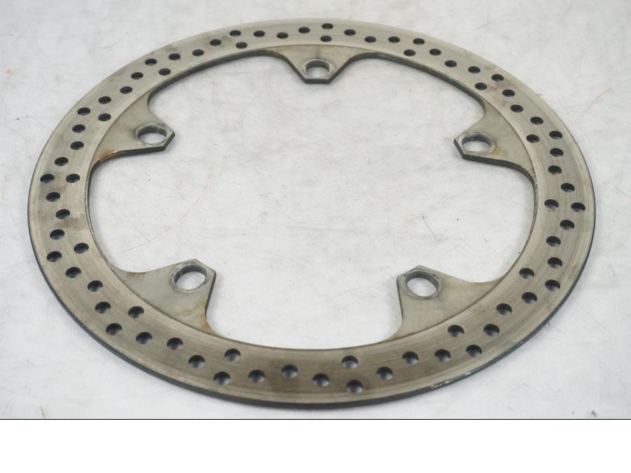 Snett uppifrån på Bromsskiva från en BMW R 1200 R -2007 motorcykel.