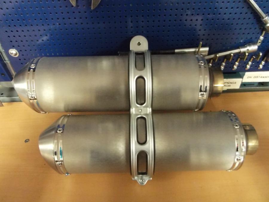 Framsidan på Ljuddämpare från en Ducati Streetfighter 848 -2014 motorcykel.