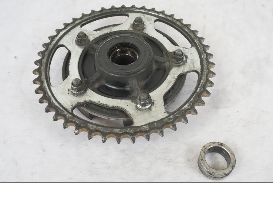 Framsidan på Drevfäste från en Suzuki GSX-R 750 -2007 motorcykel.