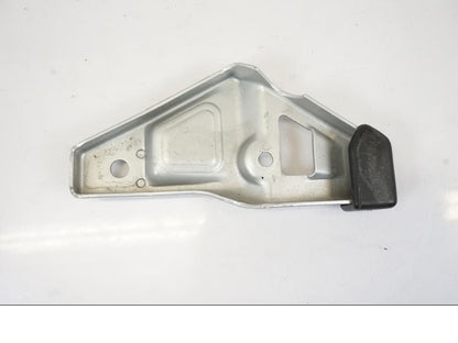 Vänster sida på Fotpinnefäste från en BMW R 1150 RS -2003 motorcykel.