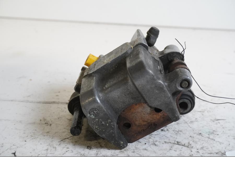 Baksidan på Bromsok från en Honda XL 650 V -2004 motorcykel.